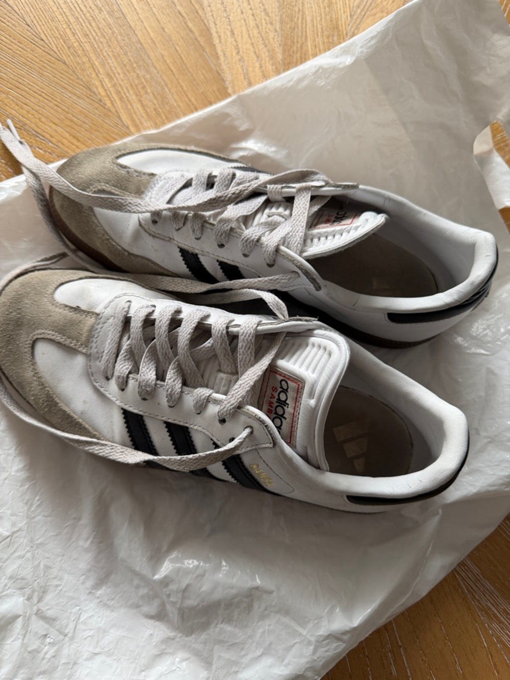 adidas Sambas